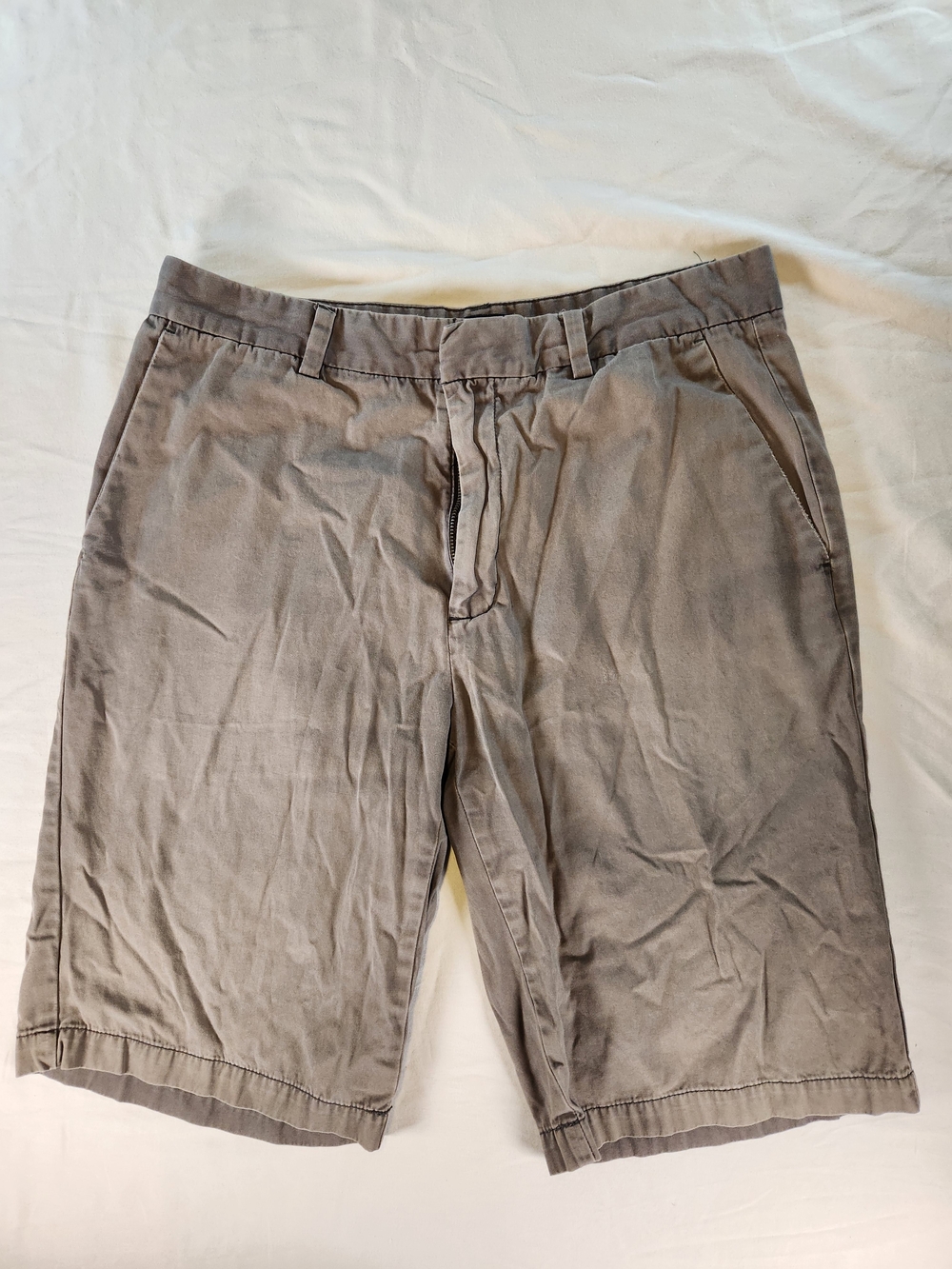 Calvin Klein Men's Gray 100% Cotton Chino Shorts Flat Front Zip Slash Pockets